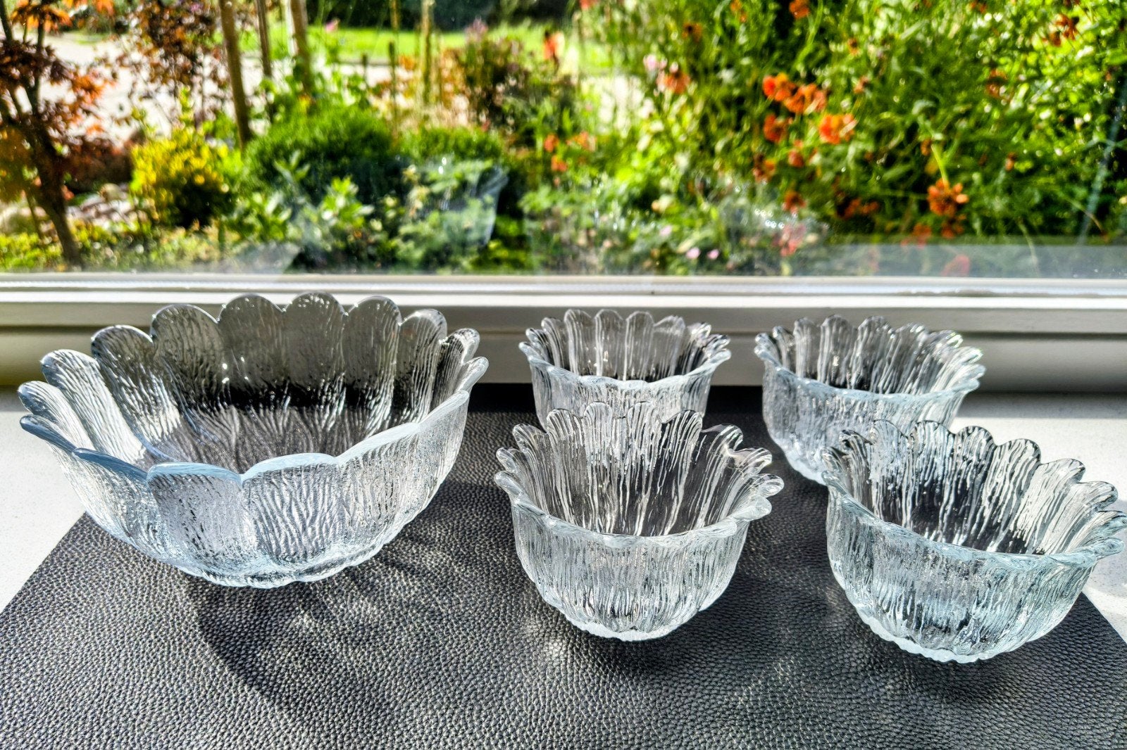 Deense set van dessert kom en 4 dessert schaaltjes ijsglas, Ophalen of Verzenden, Rond, Glas