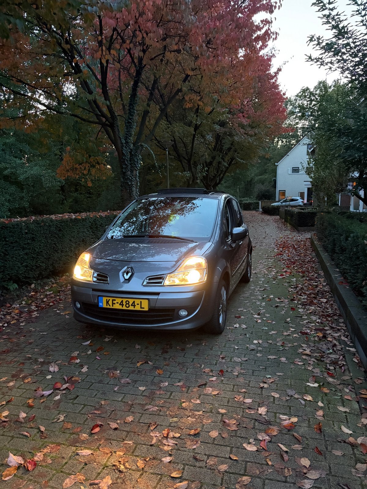 Renault Grand Modus 1.6 16V AUT 2012 Grijs, Auto's, 4 cilinders, 1210 kg, Particulier, 550 kg