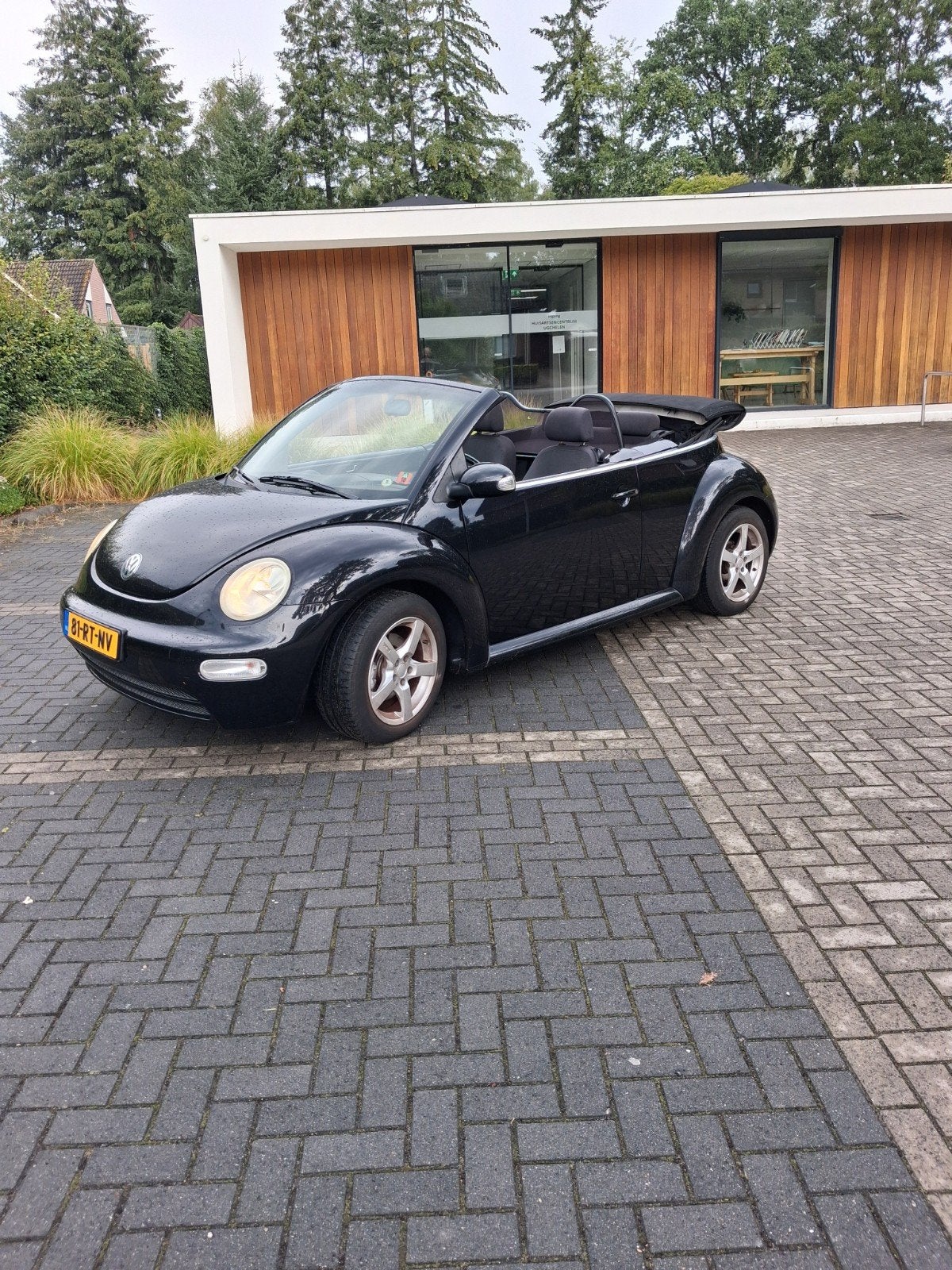 Volkswagen Beetle (Kever) 2.0 Cabriolet 85KW 2005 Zwart, Voorwielaandrijving, Beetle (Kever), 4 cilinders, 4 stoelen