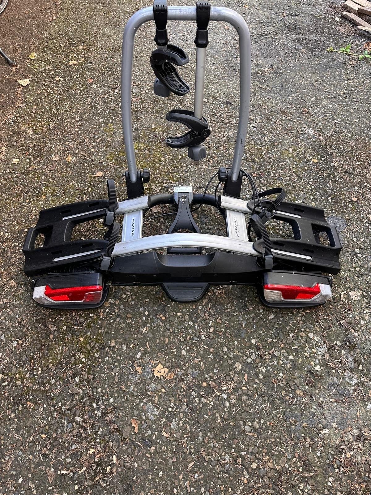 Thule Jaguar 2-fietsendrager (Kantelbare), Ophalen, Zo goed als nieuw, 2 fietsen, Trekhaakdrager