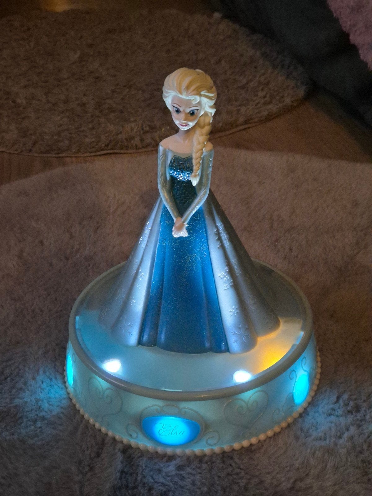 Disney Frozen prinses Elsa zingende spaarpot met licht, Verzamelen, Disney, Ophalen of Verzenden, Overige figuren, Zo goed als nieuw
