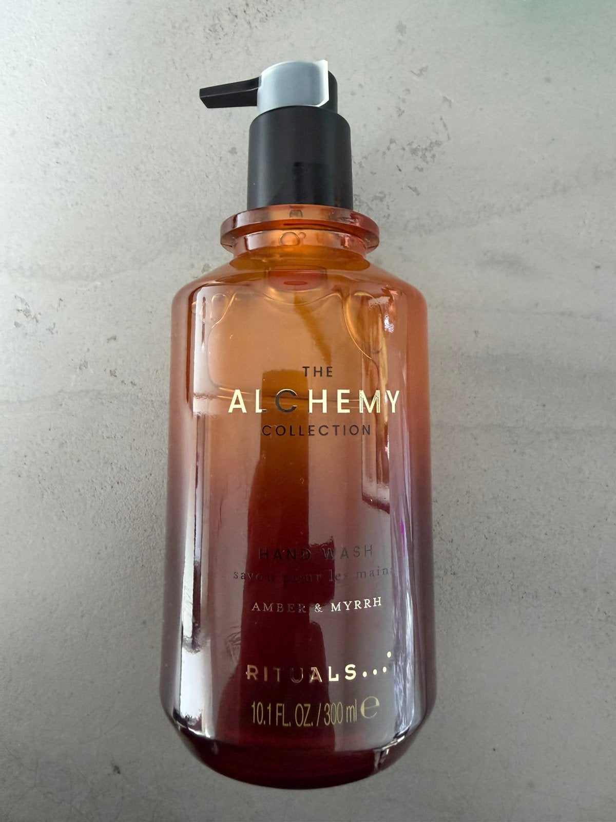 Hand wash zeep Alchemy Rituals Amber & Myrrh 300 ml Nieuw, Sieraden, Tassen en Uiterlijk, Ophalen of Verzenden, Nieuw, Bad & Douche