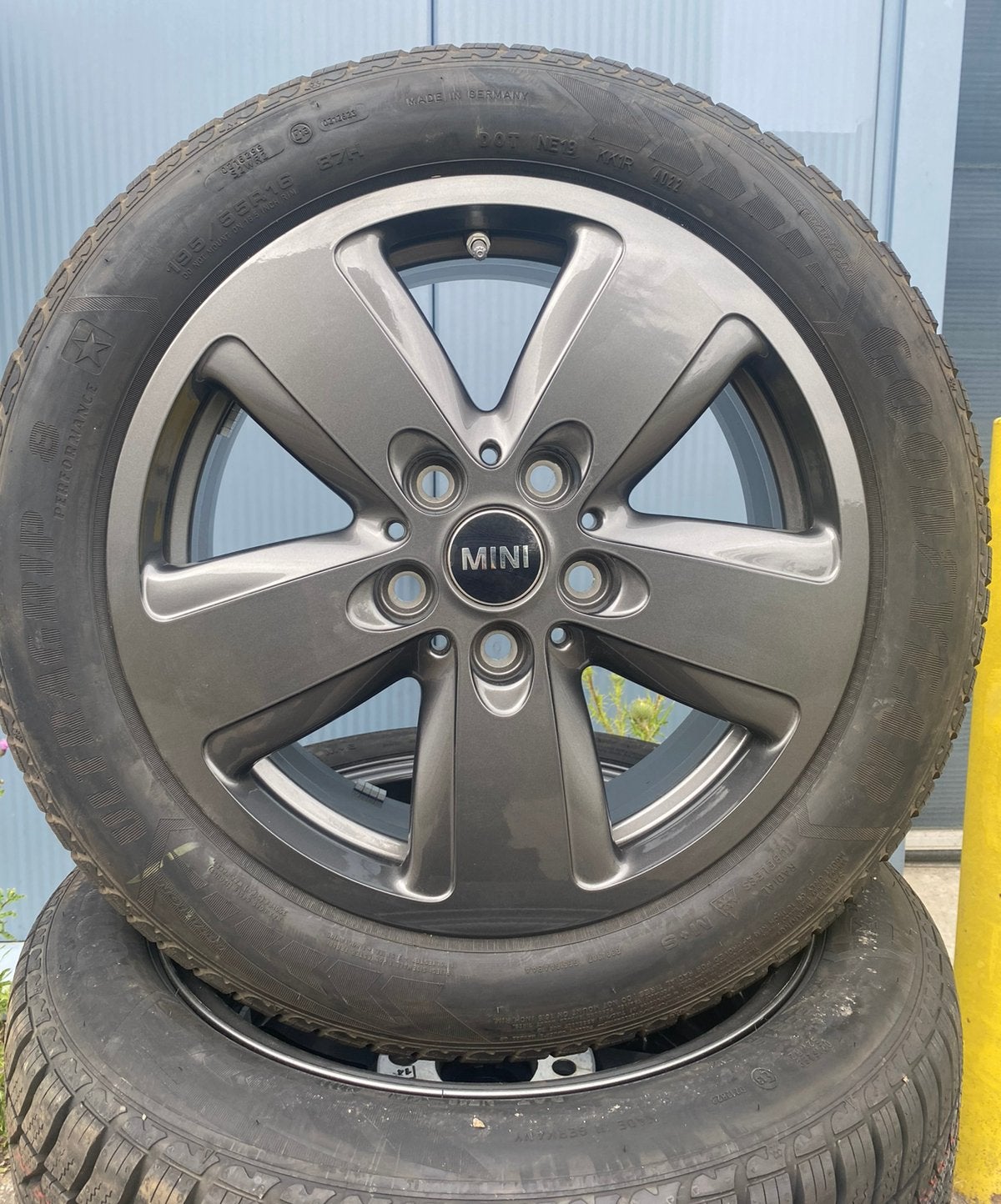 NIEUW 16” Originele Mini Cooper F55 F56 Velgen +Winterbanden, 16 inch, Banden en Velgen, Nieuw, 195 mm
