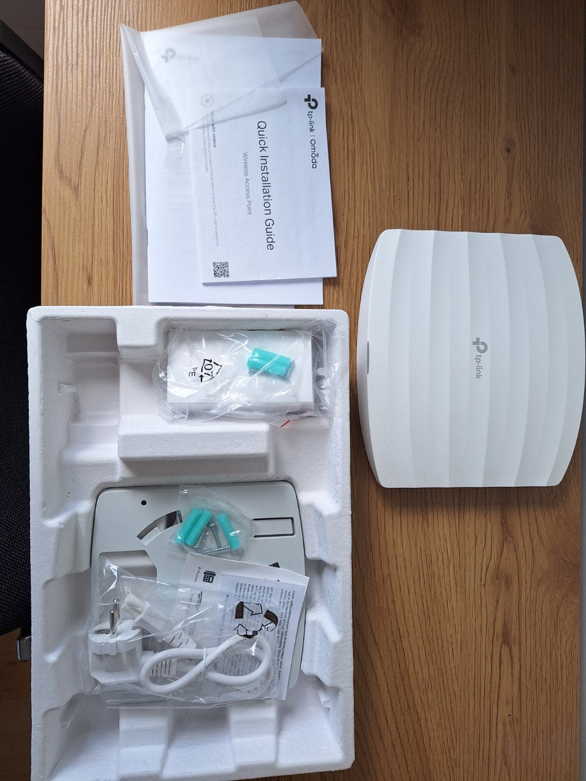 2 TP-Link Omada EAP245 AC1750 Wireless Access Points, Computers en Software, Accesspoints, Ophalen of Verzenden, Zo goed als nieuw