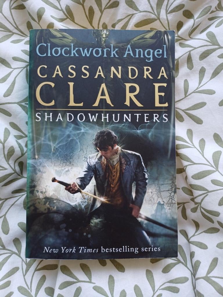 Clockwork Angel (Shadowhunters deel 1) - Cassandra Clare, Boeken, Ophalen of Verzenden, Gelezen, Cassandra Clare