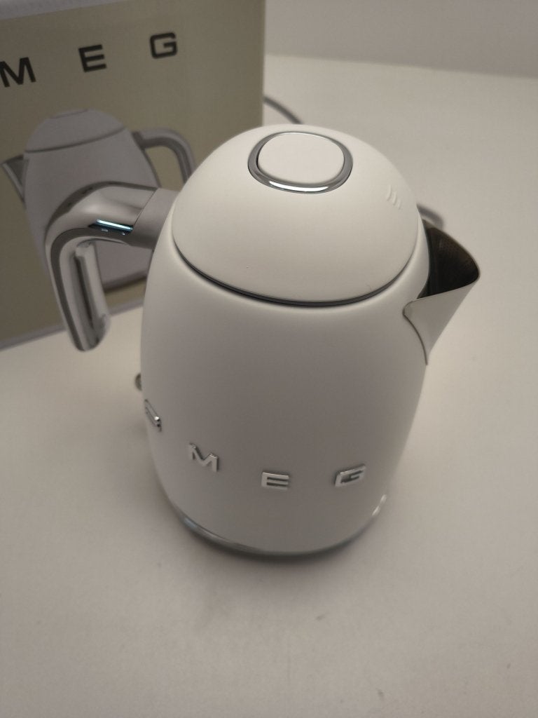 SMEG waterkoker KLF03WHMEU mat wit - Retourdeal, Info@mystore.nl, 1 tot 2 liter, Nieuw, Bruggestraat 18
