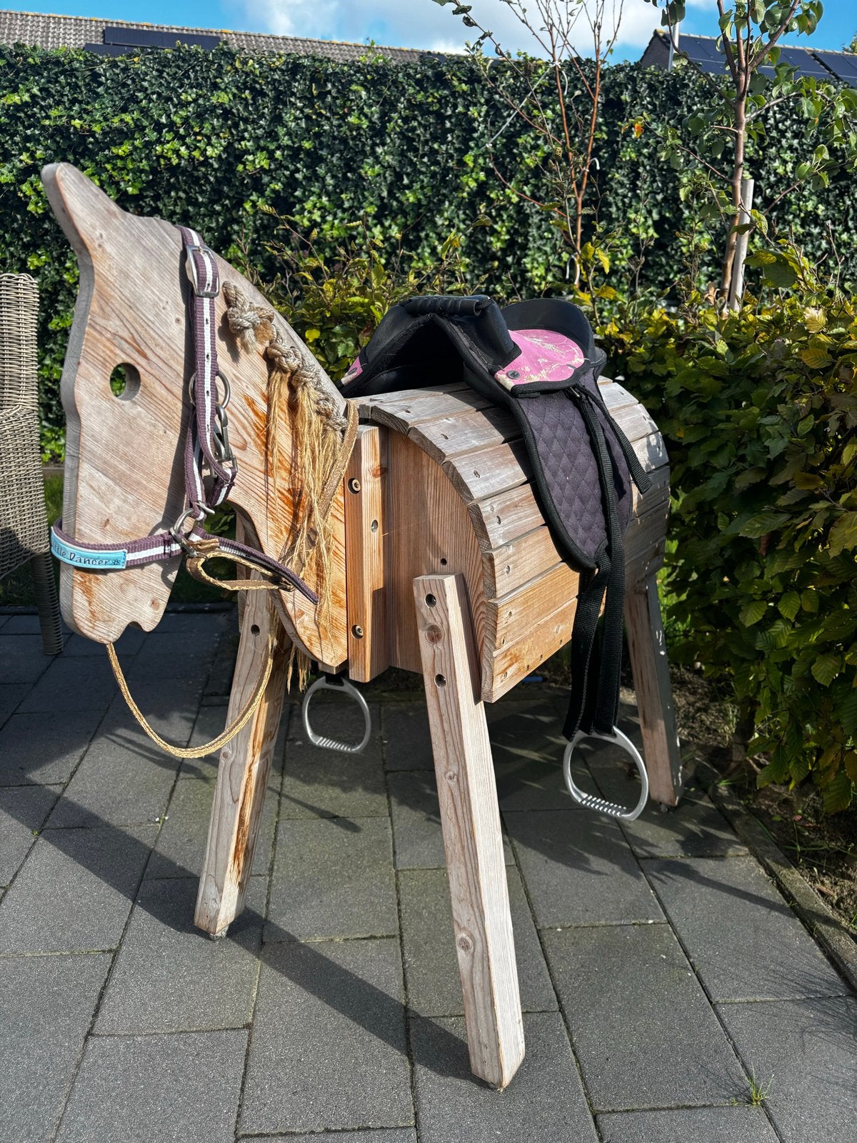 Houten speelpaard met zadel en hoofdstel, Ophalen, Gebruikt, Rij- of Hobbelspeelgoed