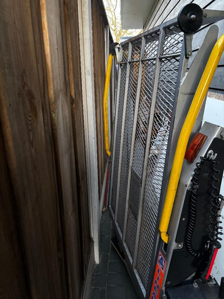 Rolstoellift AMF-Bruns 400kg, Ophalen, Gebruikt, Elektrisch