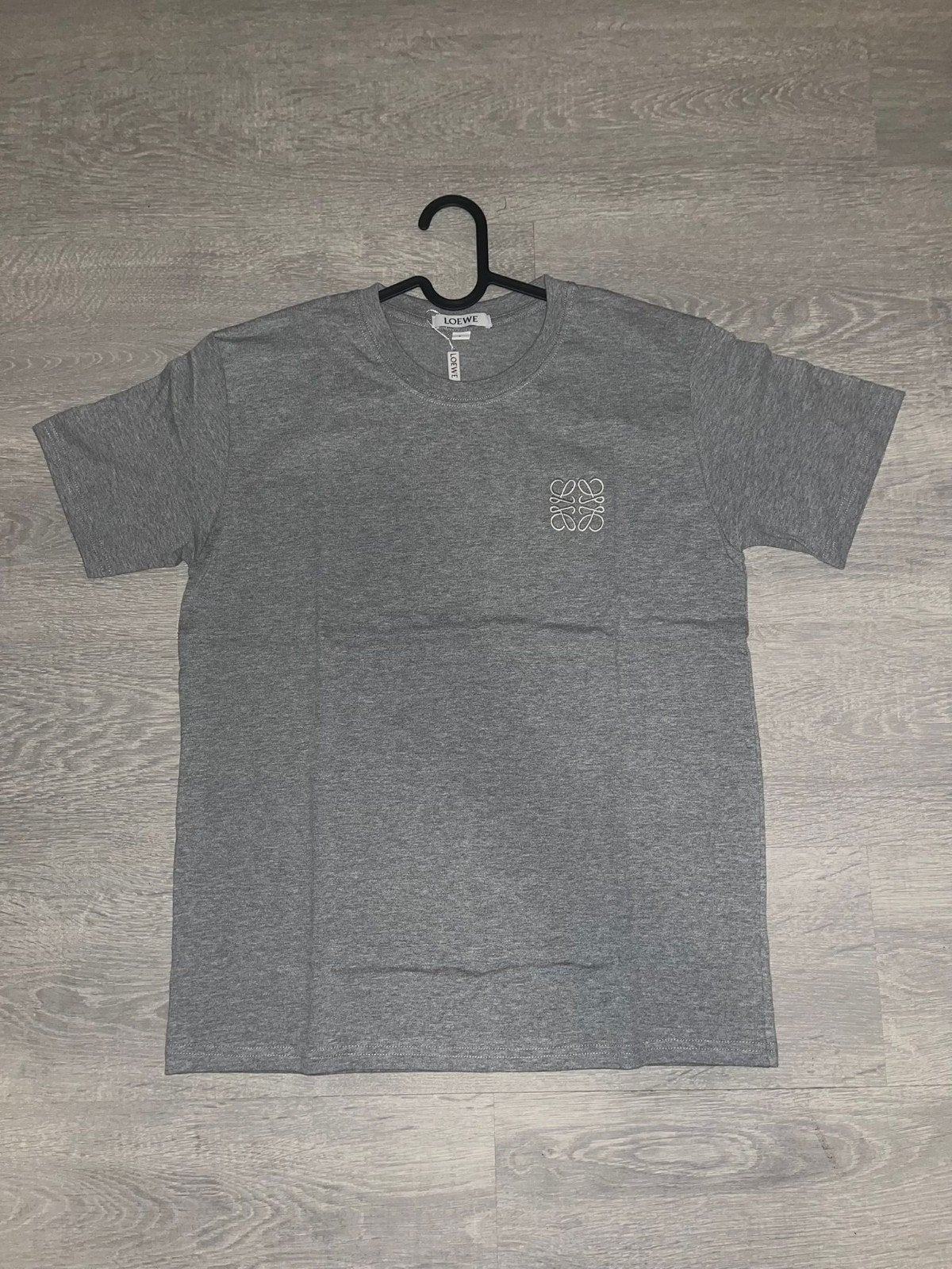 Nieuw t shirt LOEWE valt als S, Nieuw, Ophalen of Verzenden, Loewe, Grijs