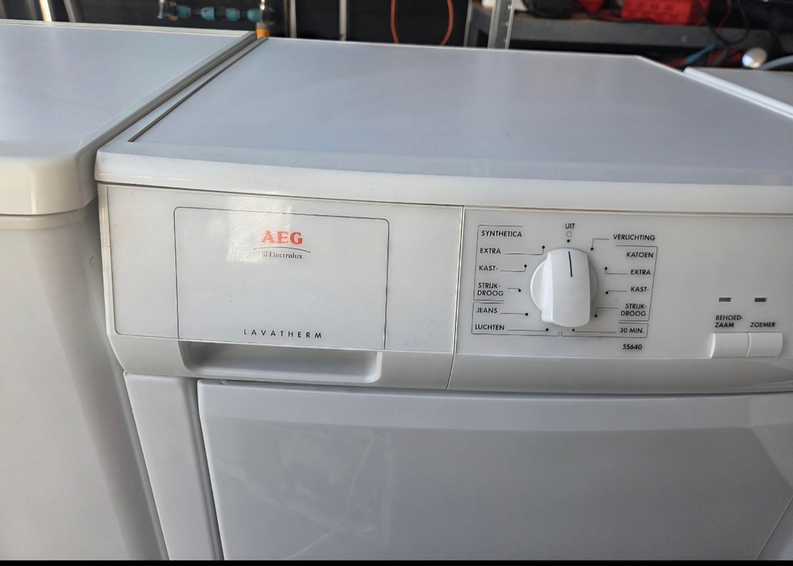Condensdroger AEG, Witgoed en Apparatuur, Ophalen, 6 tot 8 kg, Gebruikt, Anti-kreukfase