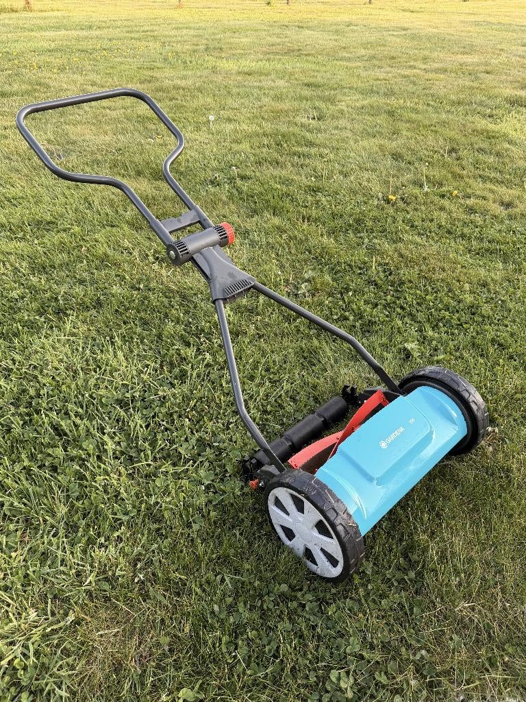 Gardena grasmaaier / kooimesmaaier 330, Ophalen, Handgrasmaaier, Zo goed als nieuw, Kooimesmaaier
