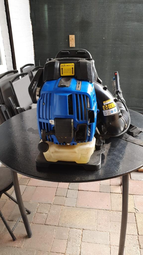 Bladblazer 4-Takt 76 cc met rug-pack, Tuin en Terras, Bladblazers, Ophalen, Gebruikt, Benzine, Ruggedragen