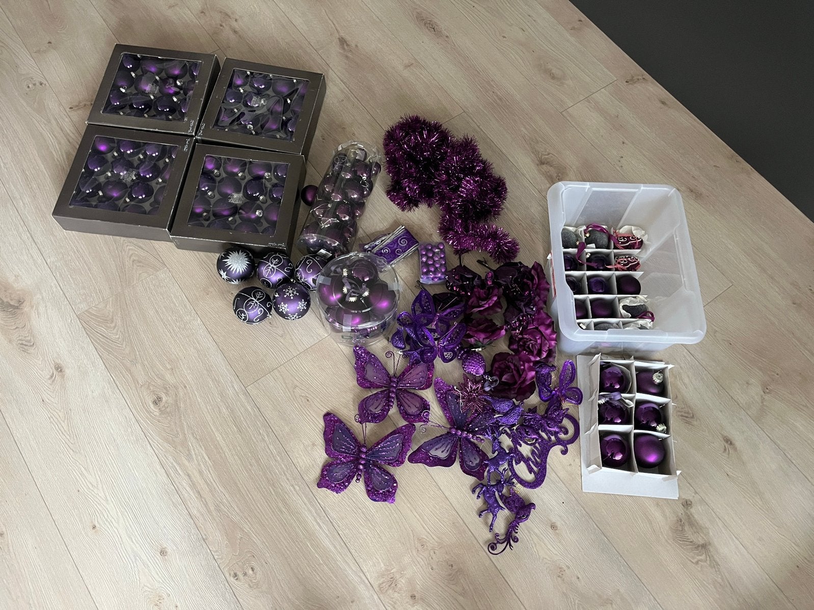 Complete set paarse ballen en ornamenten voor uw Kerstboom, Diversen, Ophalen, Zo goed als nieuw