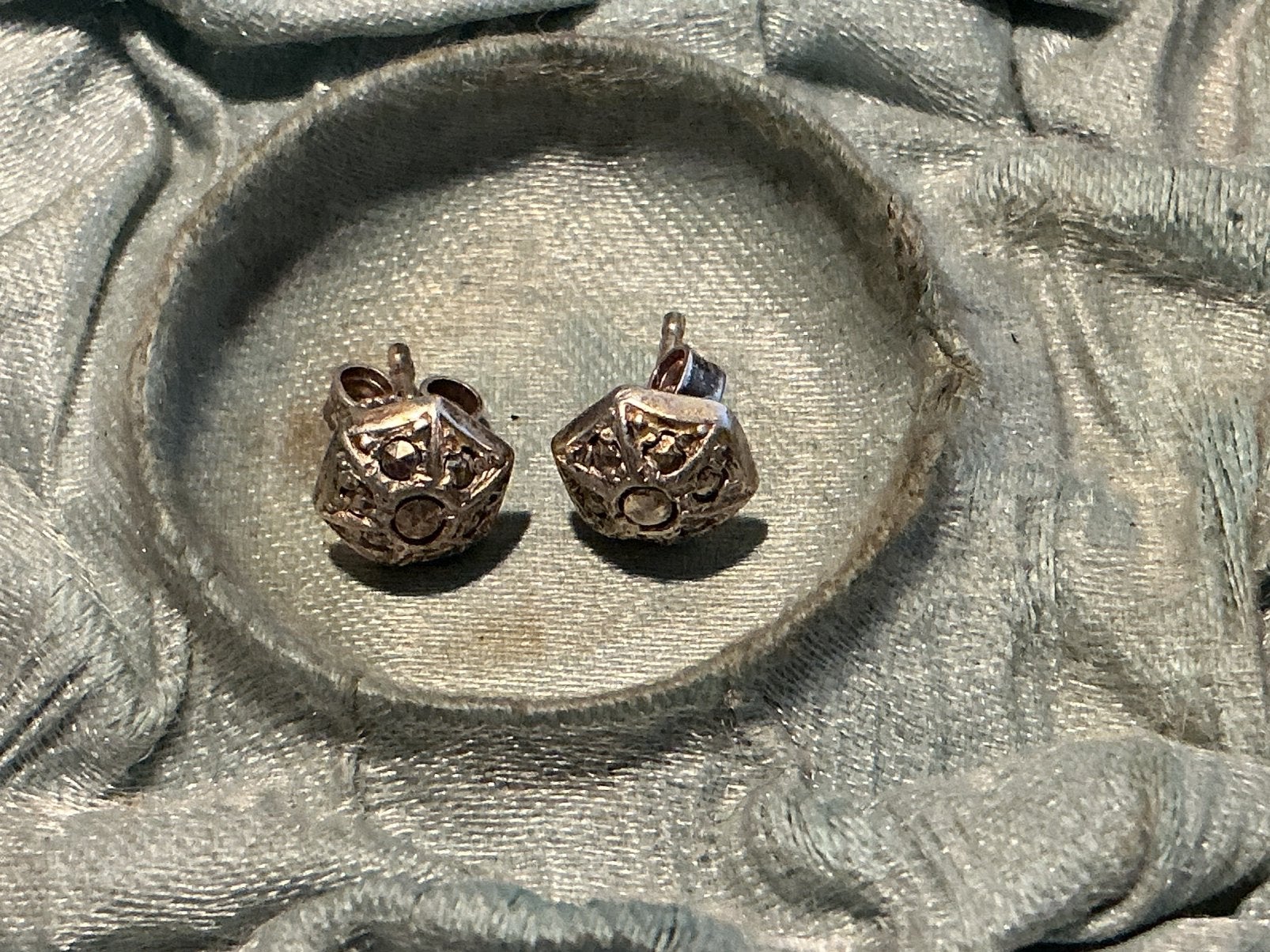 OUDE MASSIEVE 825 ZILVER OORKNOPPEN MET MARKESIET, Verzenden, Zilver, Oorbellen