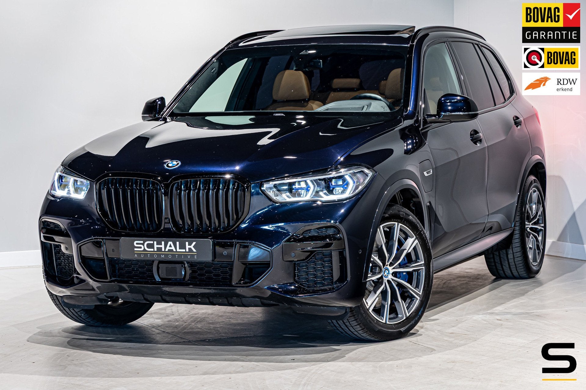 BMW X5 XDrive45e High Executive|M-sport|Pano|HUD|Cam|E-trekh, Auto's, Dealer onderhouden, Zwart, Hybride Elektrisch/Benzine, 2998 cc
