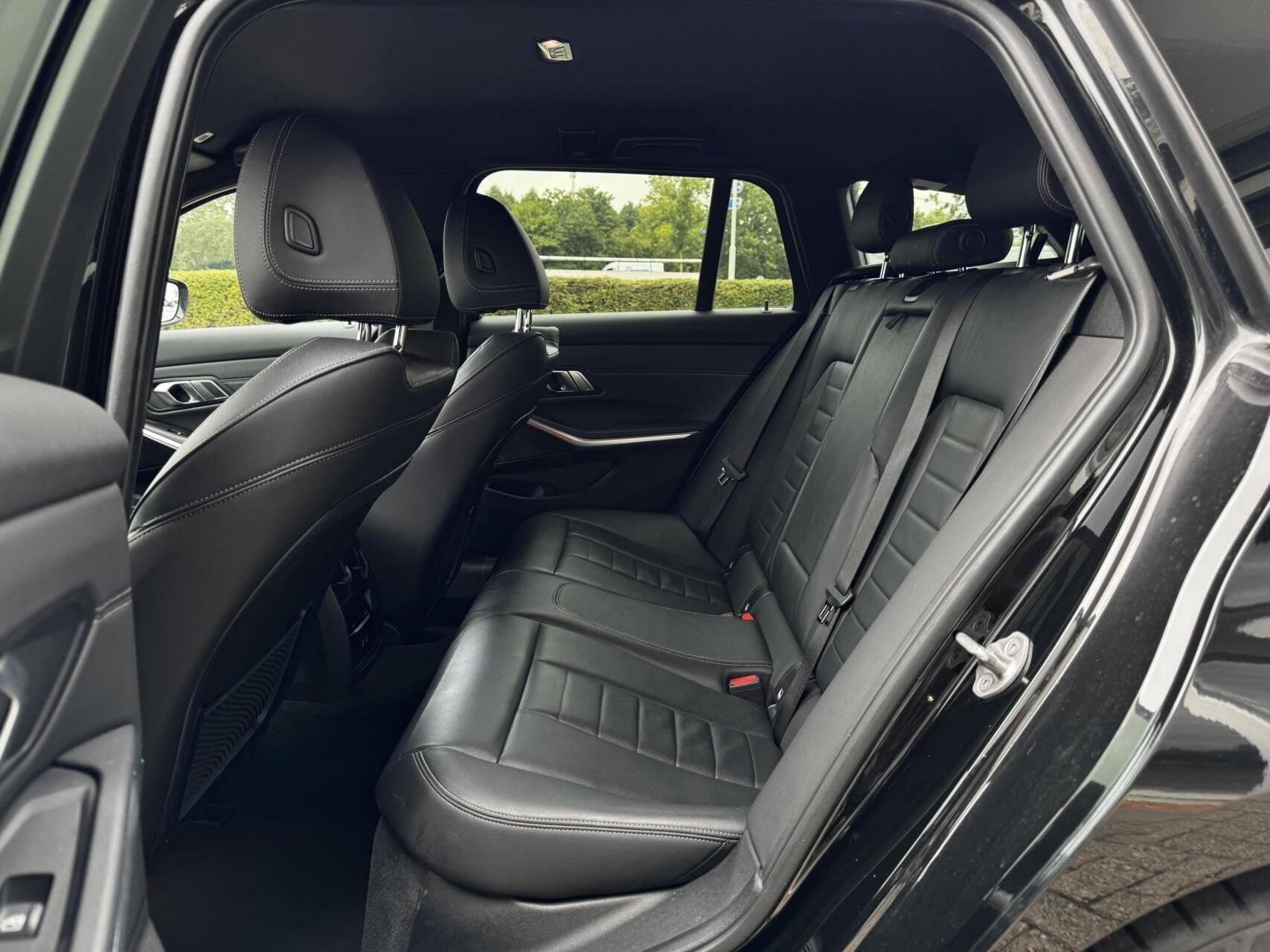 Foto 10 van BMW 3-serie Touring 330e xDrive|MSport|Leder|Sfeerve|19"|BTW