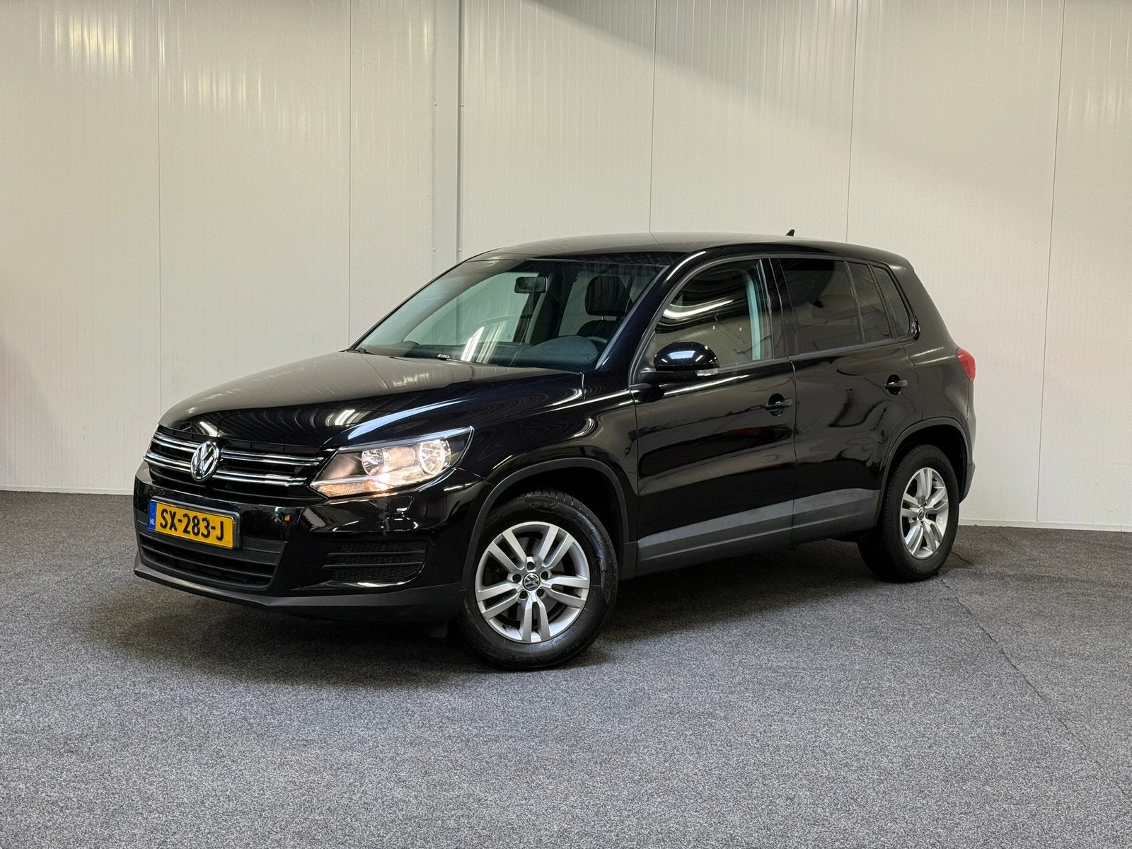 Volkswagen Tiguan 1.4 TSI 2014 Zwart NIEUWE DISTRIBUTIE APK, Voorwielaandrijving, Zwart, 4 cilinders, Handgeschakeld