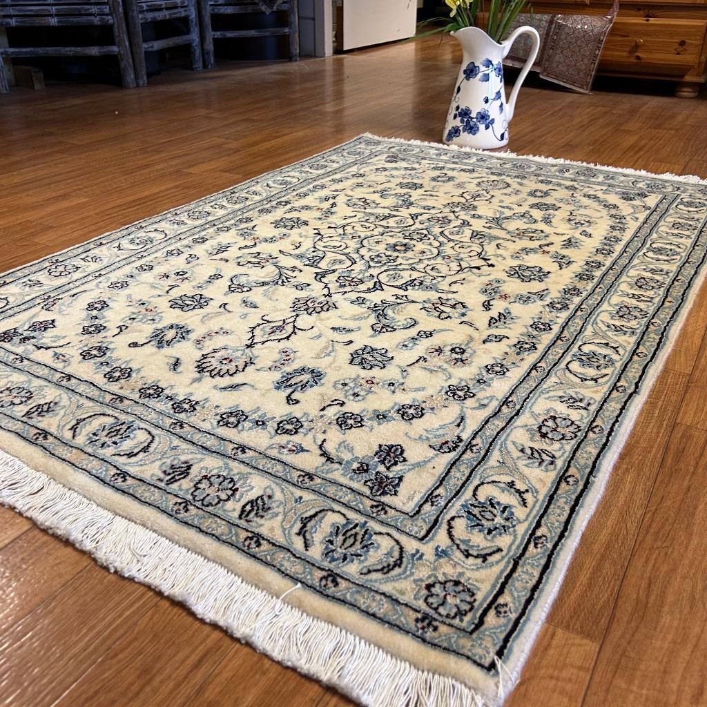 Trendy Origineel Perzisch tapijt - Wol met zijde 146 x 94cm, TTM Wonen, Meubels – (Perzische) Tapijten en Woonaccessoires, 100 tot 150 cm