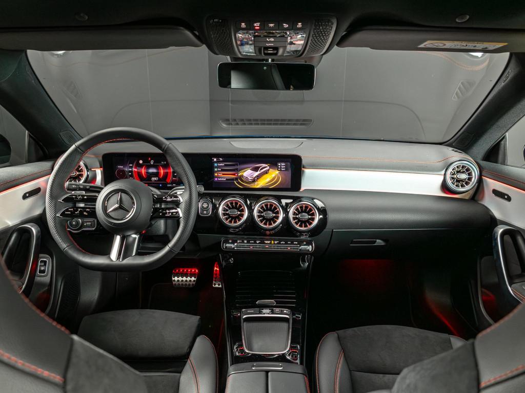 Mercedes-Benz CLA Shooting Brake 180 Star Edition AMG LIMITE, CLA, 136 pk, 4 cilinders, Blauw