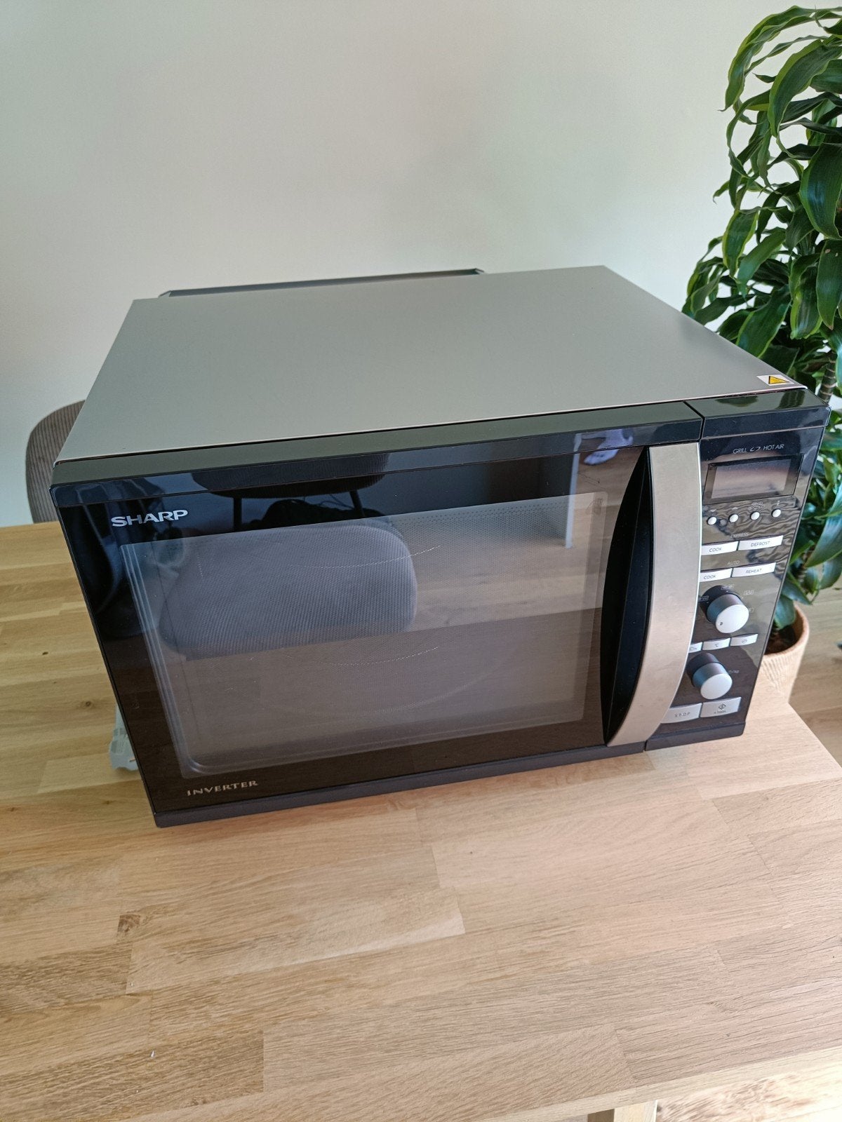 Sharp R-941(BK)W Combimagnetron, Witgoed en Apparatuur, Magnetrons, Ophalen, Combimagnetron, Gebruikt, Hete lucht