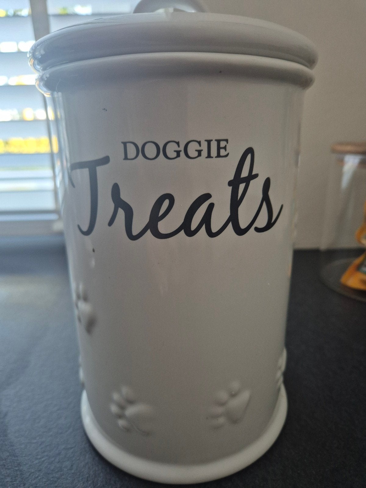 Riviera Maison Doggie  Treats pot, Ophalen of Verzenden, Overige materialen, Pot, Bus of Blik