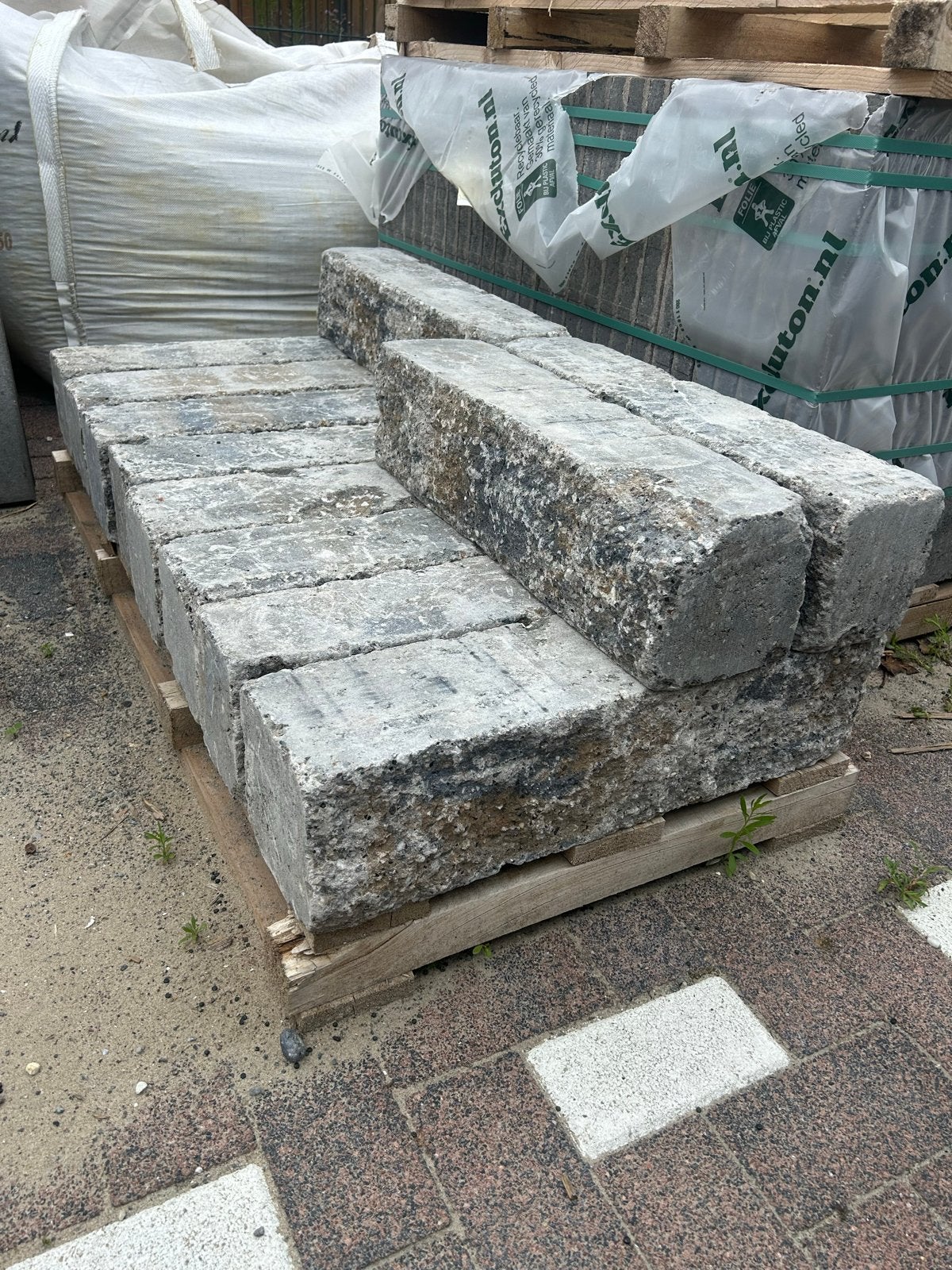 11 stapelstenen misto, Ophalen, Nieuw, Beton, Overige typen