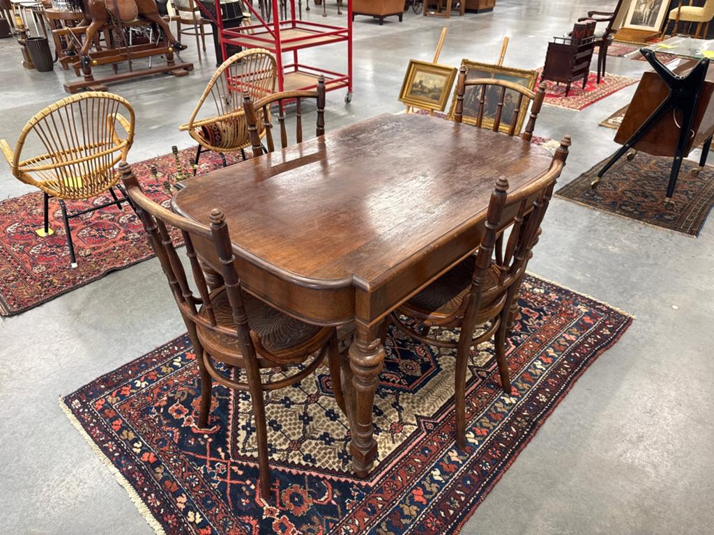 Thonet stijl eettafel met 4 stoelen, Antiek en Kunst, Ophalen