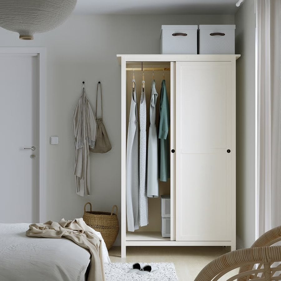 Ikea Hemnes kledingkast met schuifdeuren, Ophalen, Met plank(en), Gebruikt, 100 tot 150 cm