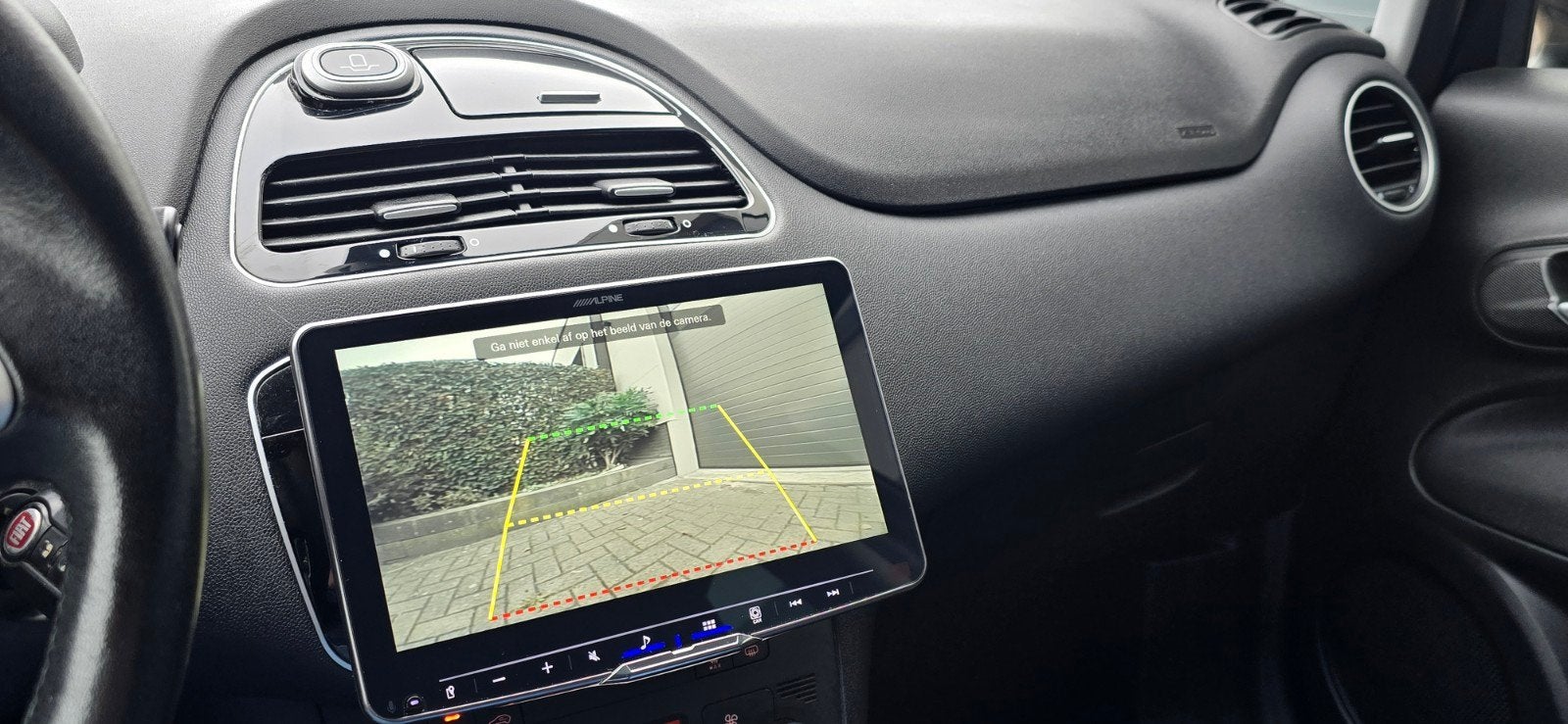 Foto 24 van Fiat Punto 0.9 Twinair74KW 5DR 2015 ,Carplay,Grote beurt,apk