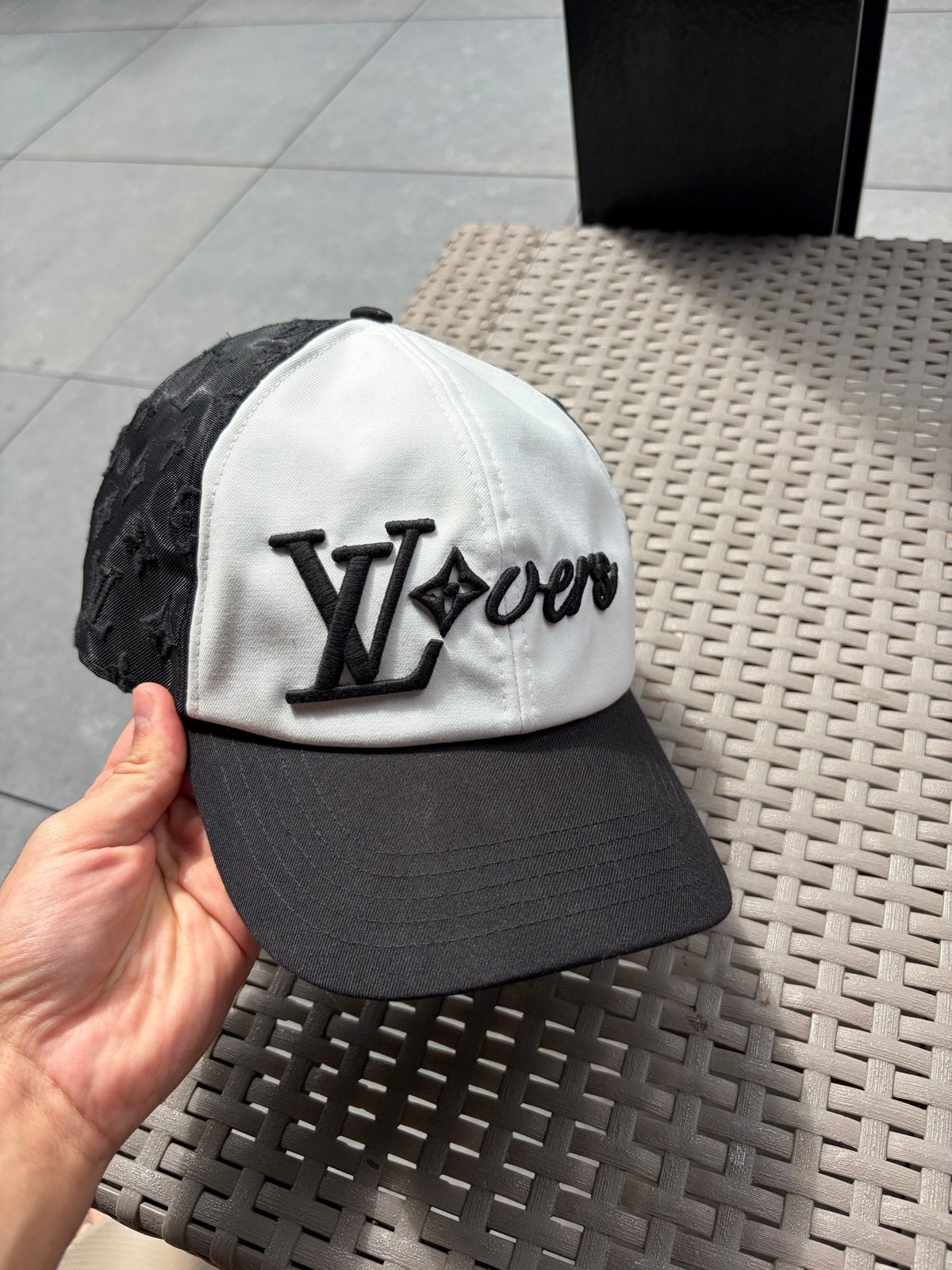 Louis Vuitton Pet Nieuw Seizoen Maat M, Ophalen of Verzenden, Nieuw, Pet