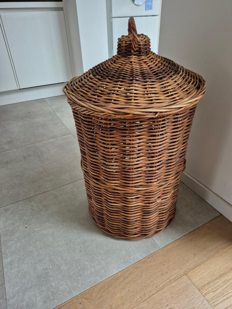 Grote rotan mand met deksel, Huis en Inrichting, Ophalen, Gebruikt, Mand, Rond