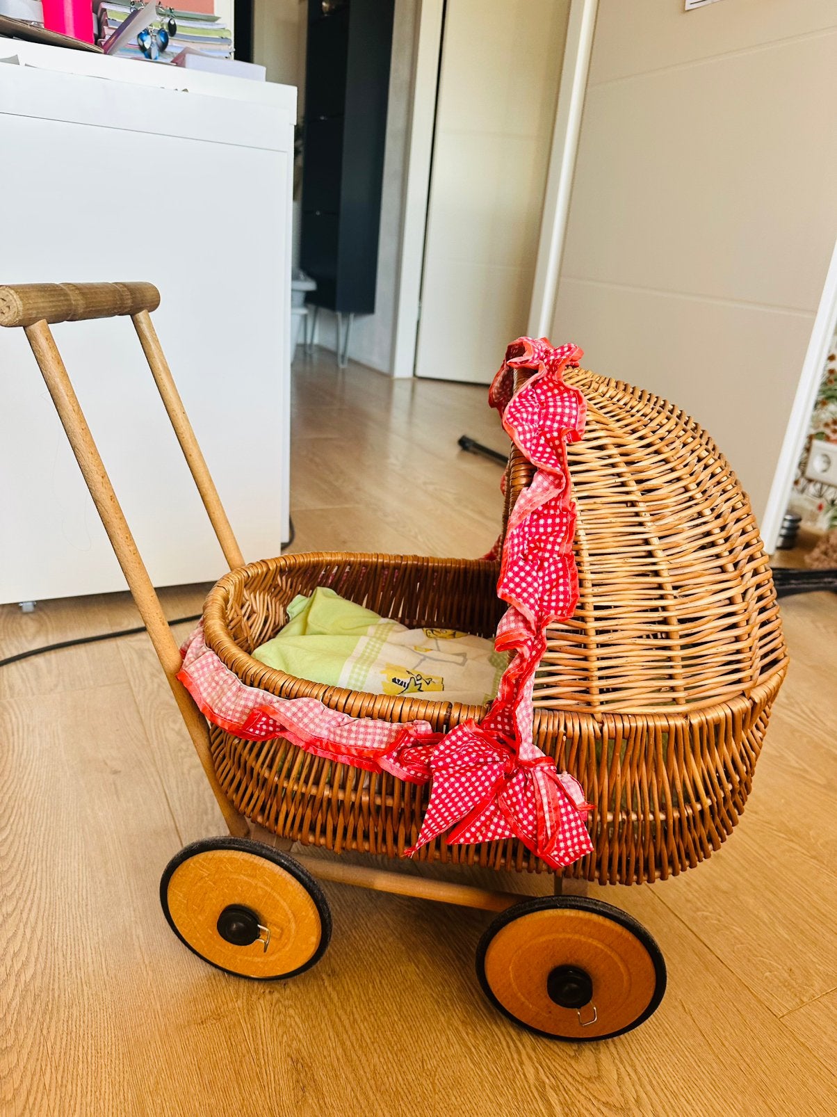 Schattige poppenwagen, Kinderen en Baby's, Ophalen, Gebruikt, Babypop