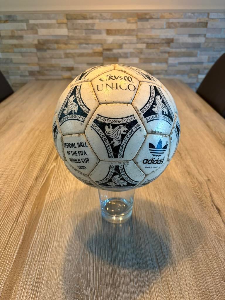 Adidas Etrusco Unico 1990 wk bal world cup Origineel, Sport en Fitness, Voetbal, Maat XL, Ophalen of Verzenden, Zo goed als nieuw