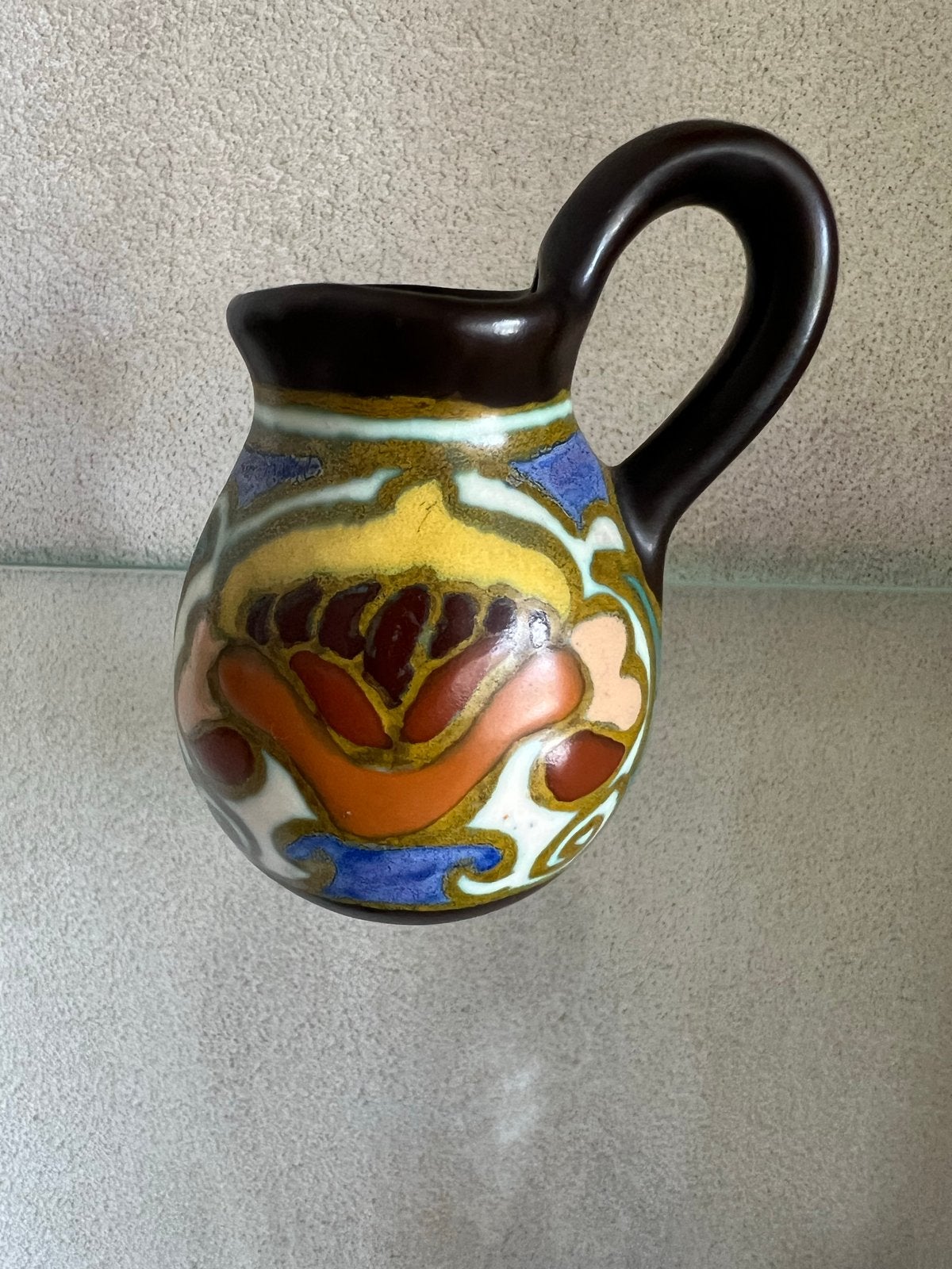 Gouds plateel plazuid kannetje met kleurrijk decor, Antiek en Kunst, Ophalen of Verzenden