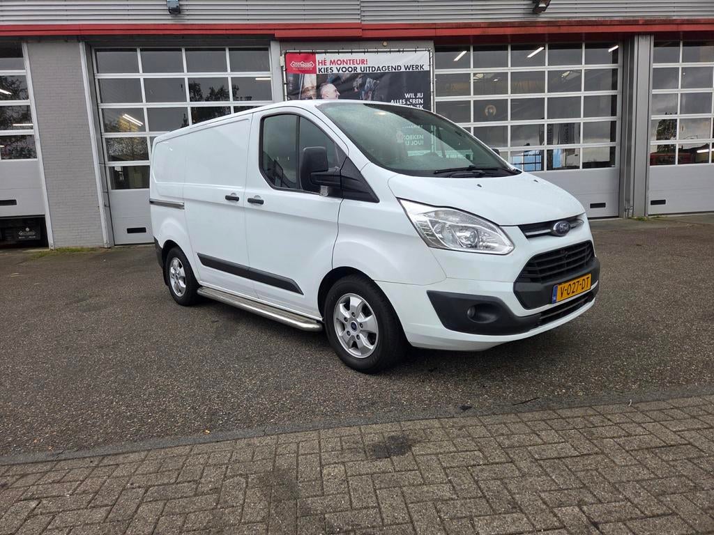 Ford transit custom 2017 2.0tdci L1H1 zeer nette staat., Auto's, Voorwielaandrijving, Stof, 1995 cc, 4 cilinders