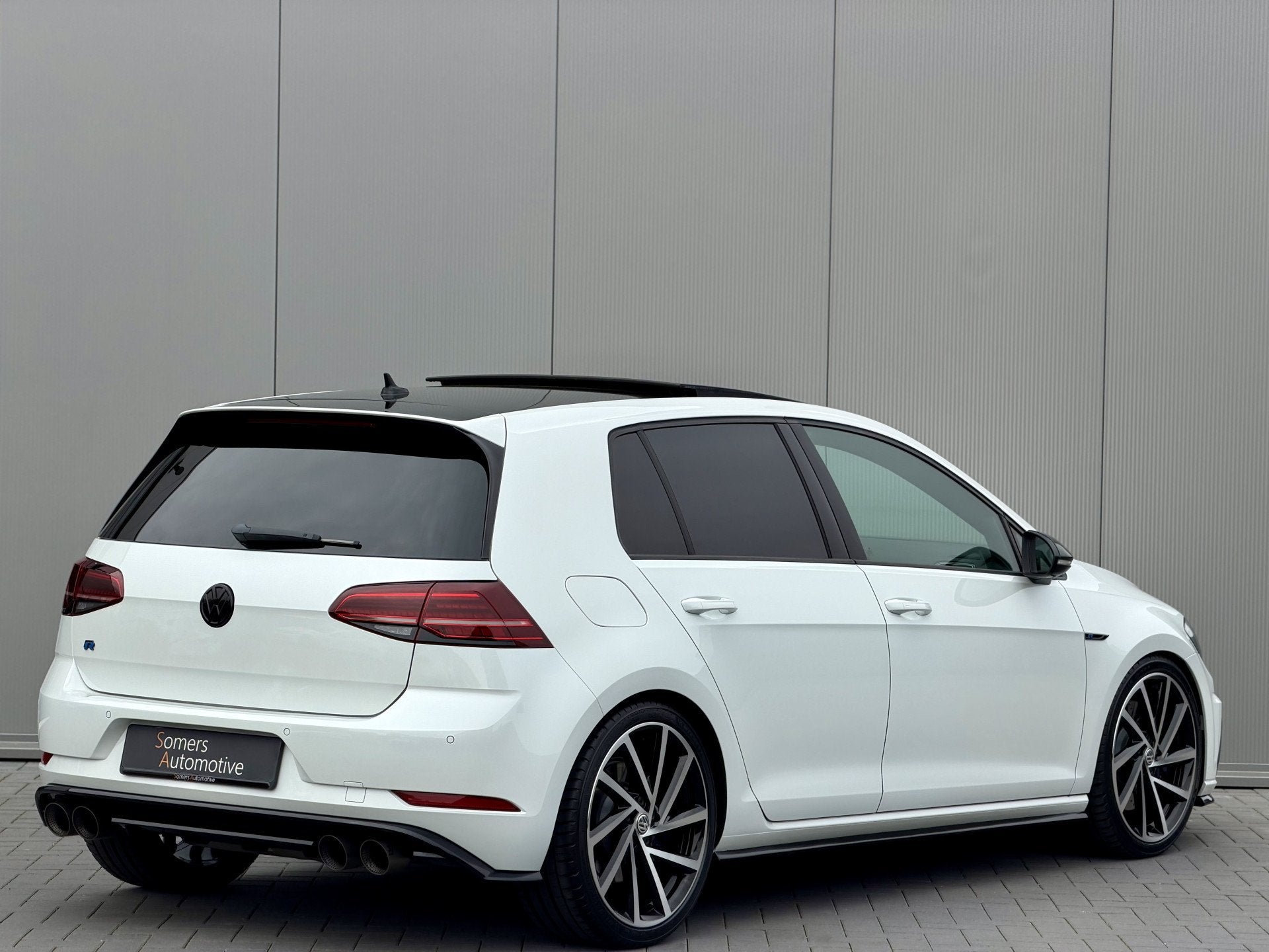 Volkswagen Golf 2.0 TSI 4Motion R HGP Turbo 480pk | Akrapovi, Automaat, Gebruikt, Zwart, 4 cilinders