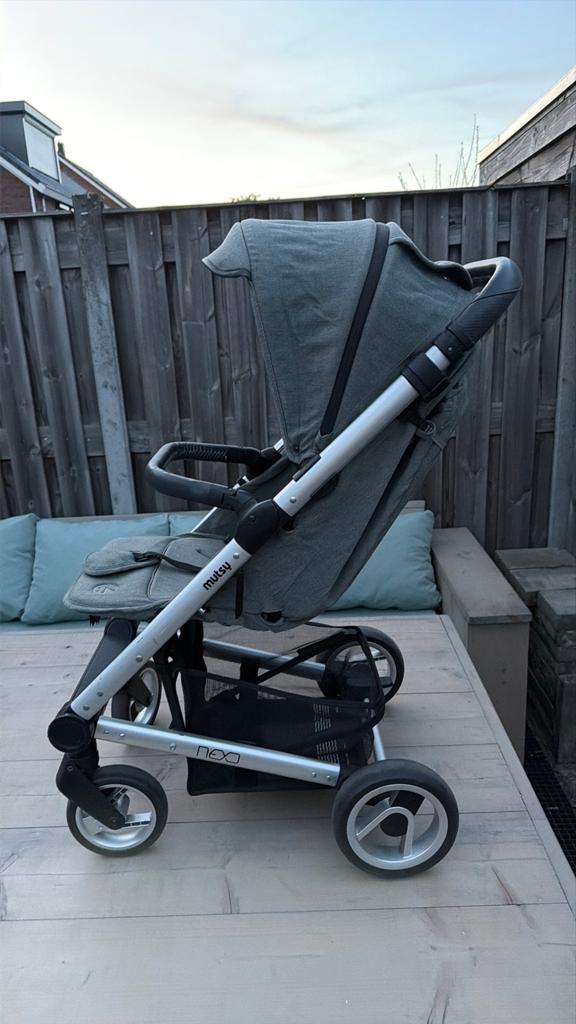 Mutst Nexo buggy, Kinderen en Baby's, Buggy's, Ophalen of Verzenden, Zo goed als nieuw, Overige merken, Verstelbare rugleuning