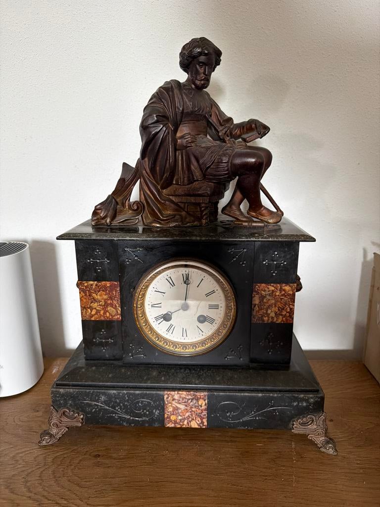 Antieke marmeren pendule met bronzen beeld, Ophalen