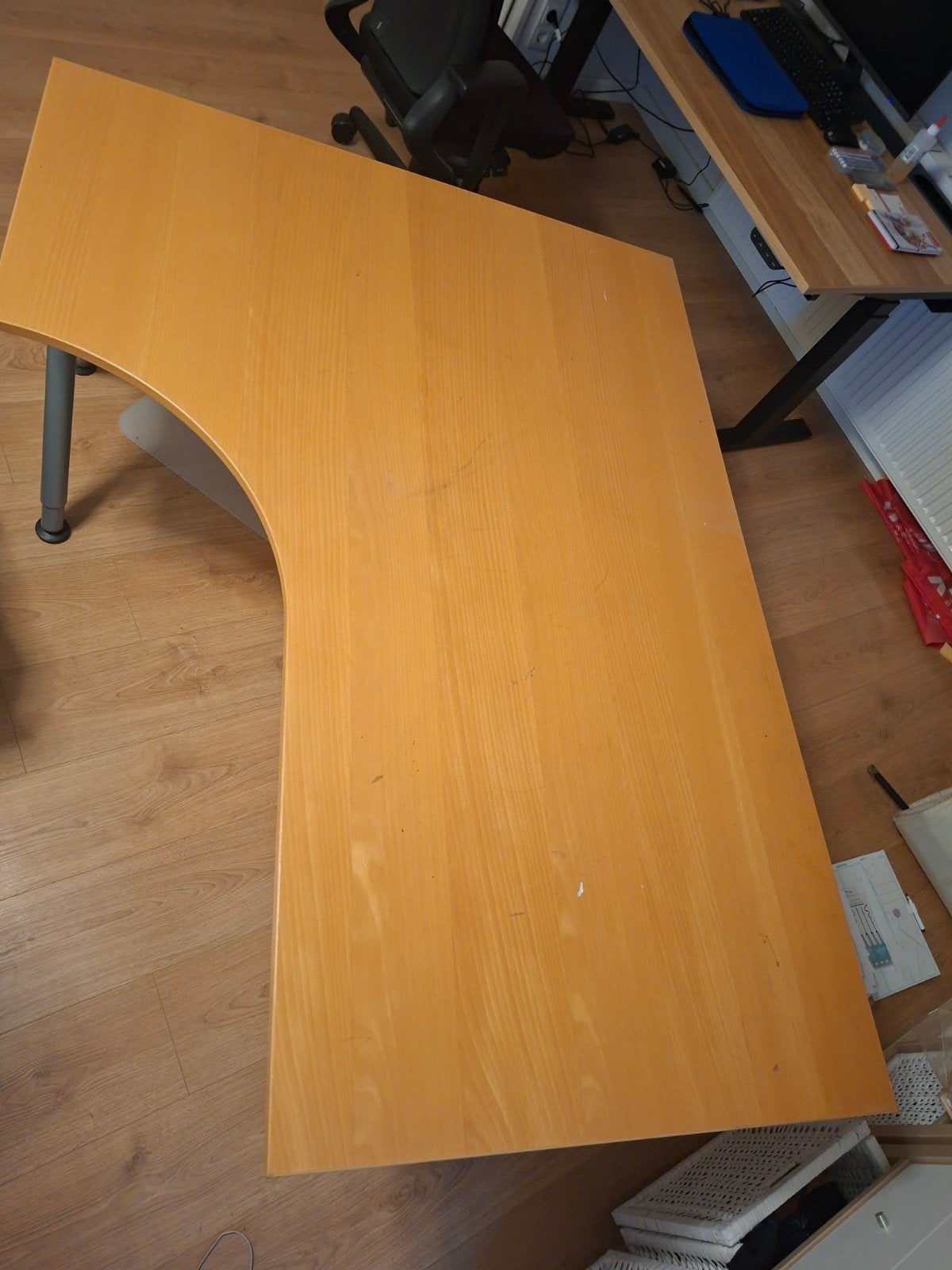 IKEA hoekbureau met in hoogte verstelbare poten 160x120cm, Ophalen