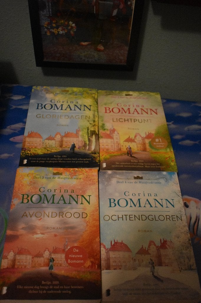 boek van Corina Bomann/gloriedagen, deel 1 Waldfriede, Boeken, Romans, Ophalen of Verzenden, Zo goed als nieuw, Corina Bomann