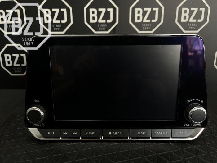 Navigatie Display van een Nissan Juke, Gebruikt, -, -, Ophalen of Verzenden
