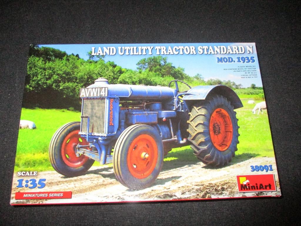H-341,MINIART 1-35,NO,38091,Land Utility Tractor Standard N , Overige merken, 1:32 tot 1:50, Overige typen, Nieuw