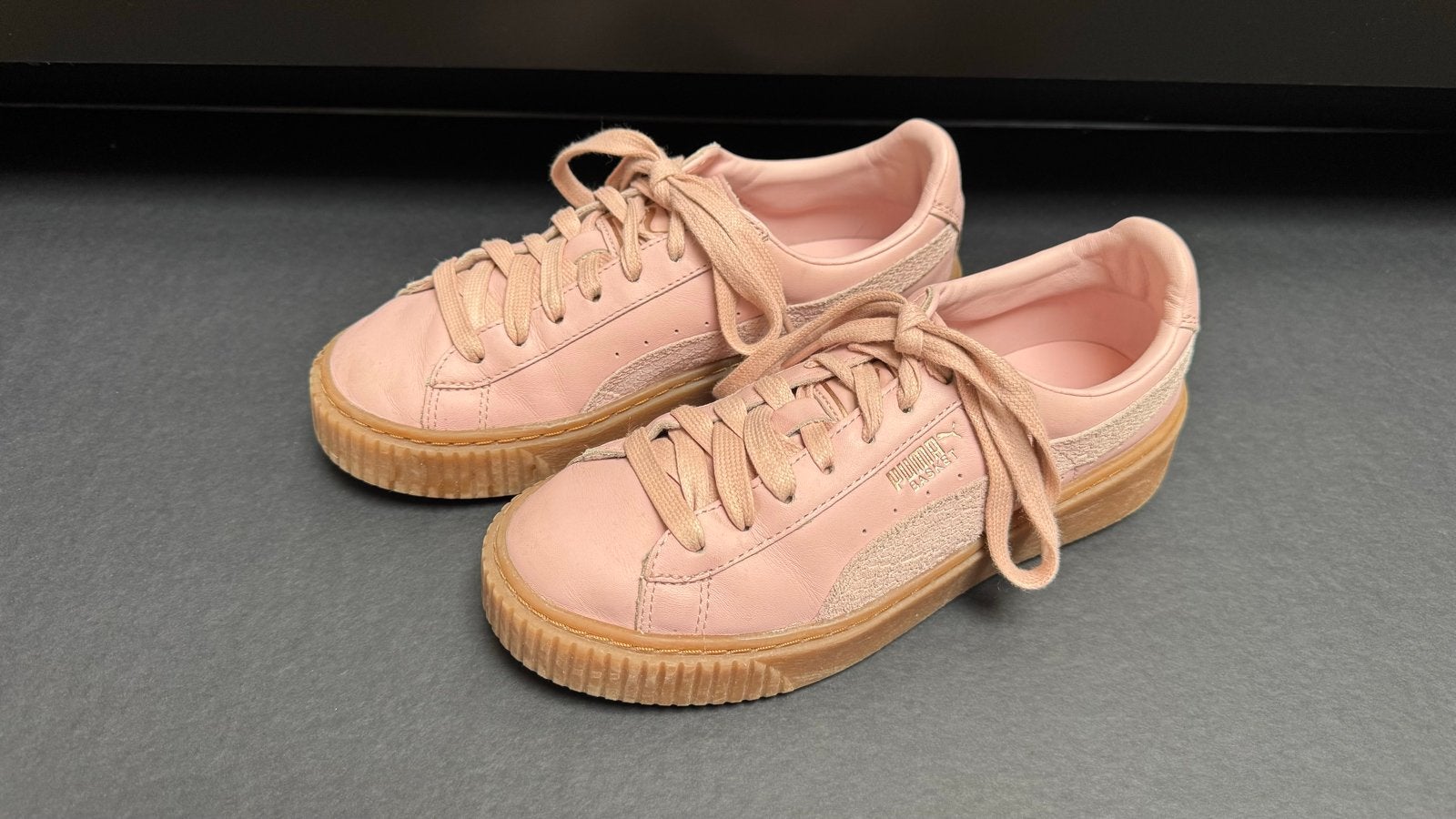 Puma Basket Platform sneakers - zachtroze - maat 36, Kleding | Dames, Schoenen, Ophalen of Verzenden, Gedragen, Roze, Sneakers of Gympen