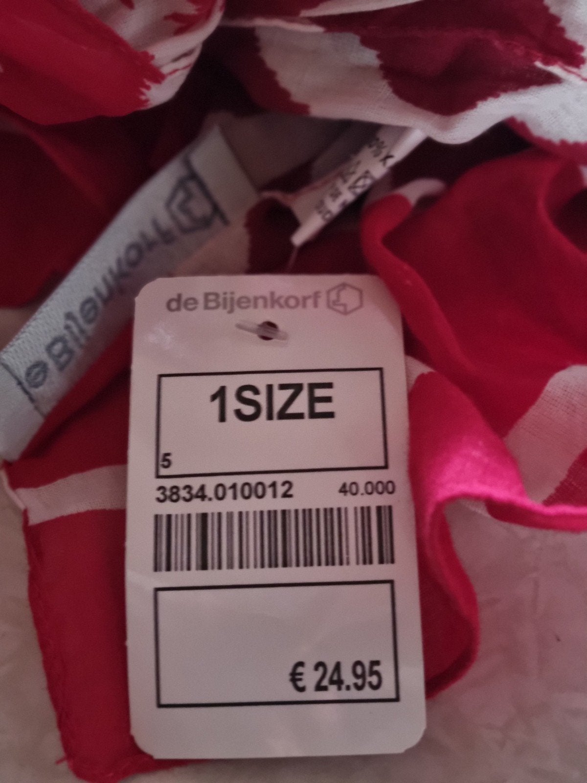 Rode sjaal met wit patroon - De Bijenkorf, De Bijenkorf, Ophalen, Nieuw
