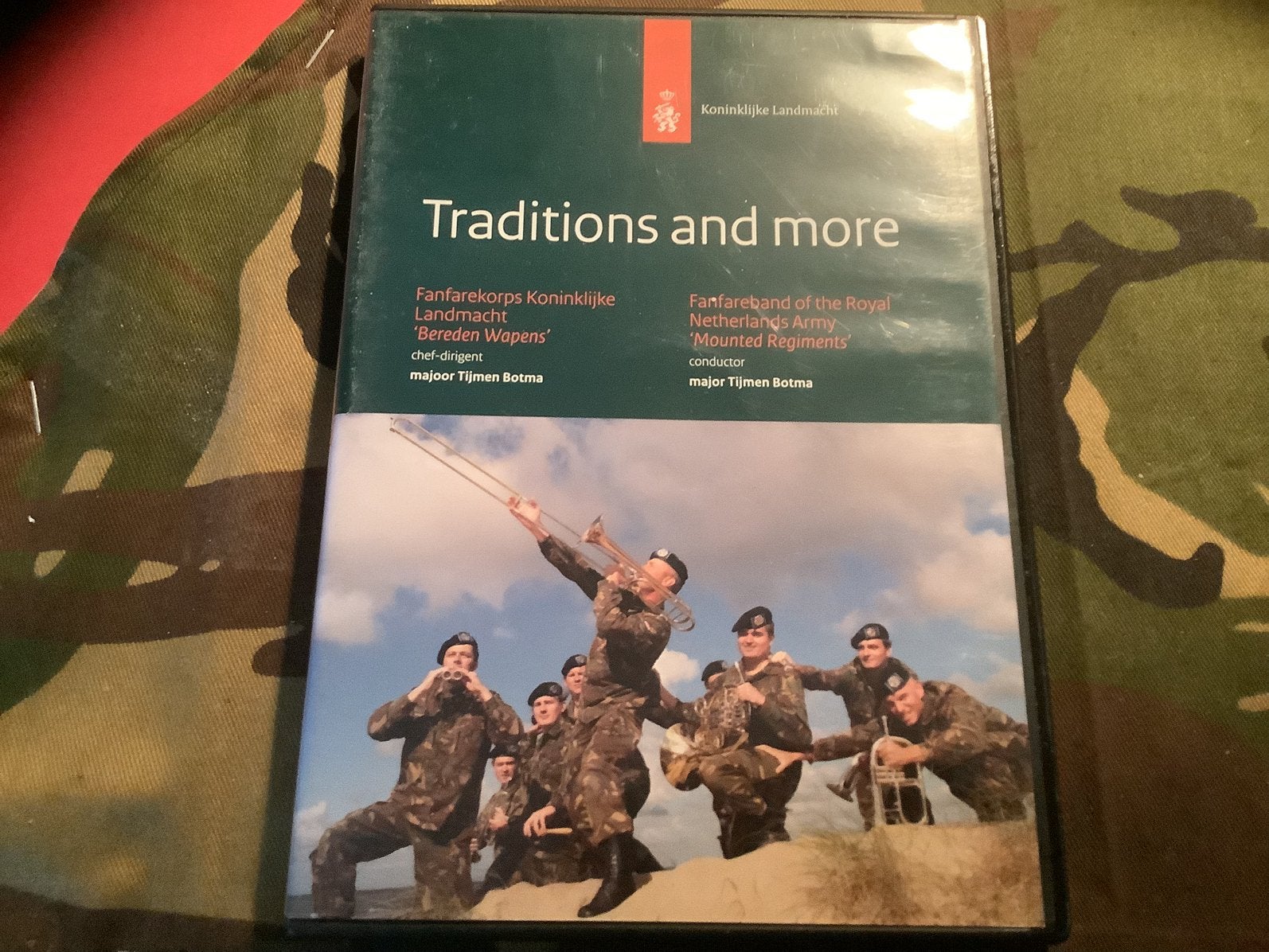Dvd  dubbele van de Fanfare Korps kon. Landmacht 2012, Verzamelen, Ophalen of Verzenden, Landmacht, Nederland, Embleem of Badge