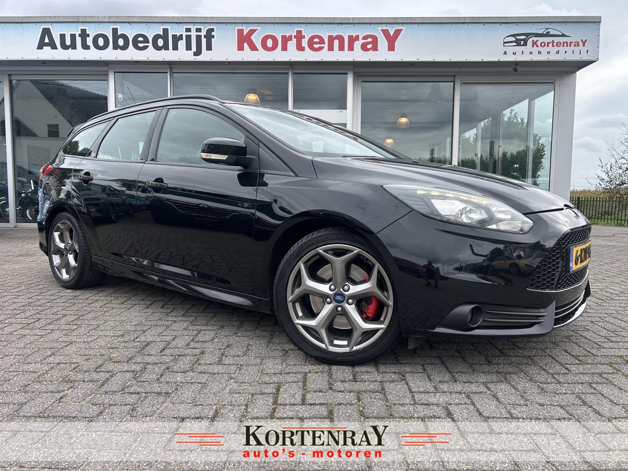 Ford Focus Wagon 2.0 EcoBoost ST 250 PK/100% dealer/NL auto/, Auto's, Gebruikt, 4 cilinders, Zwart, Handgeschakeld