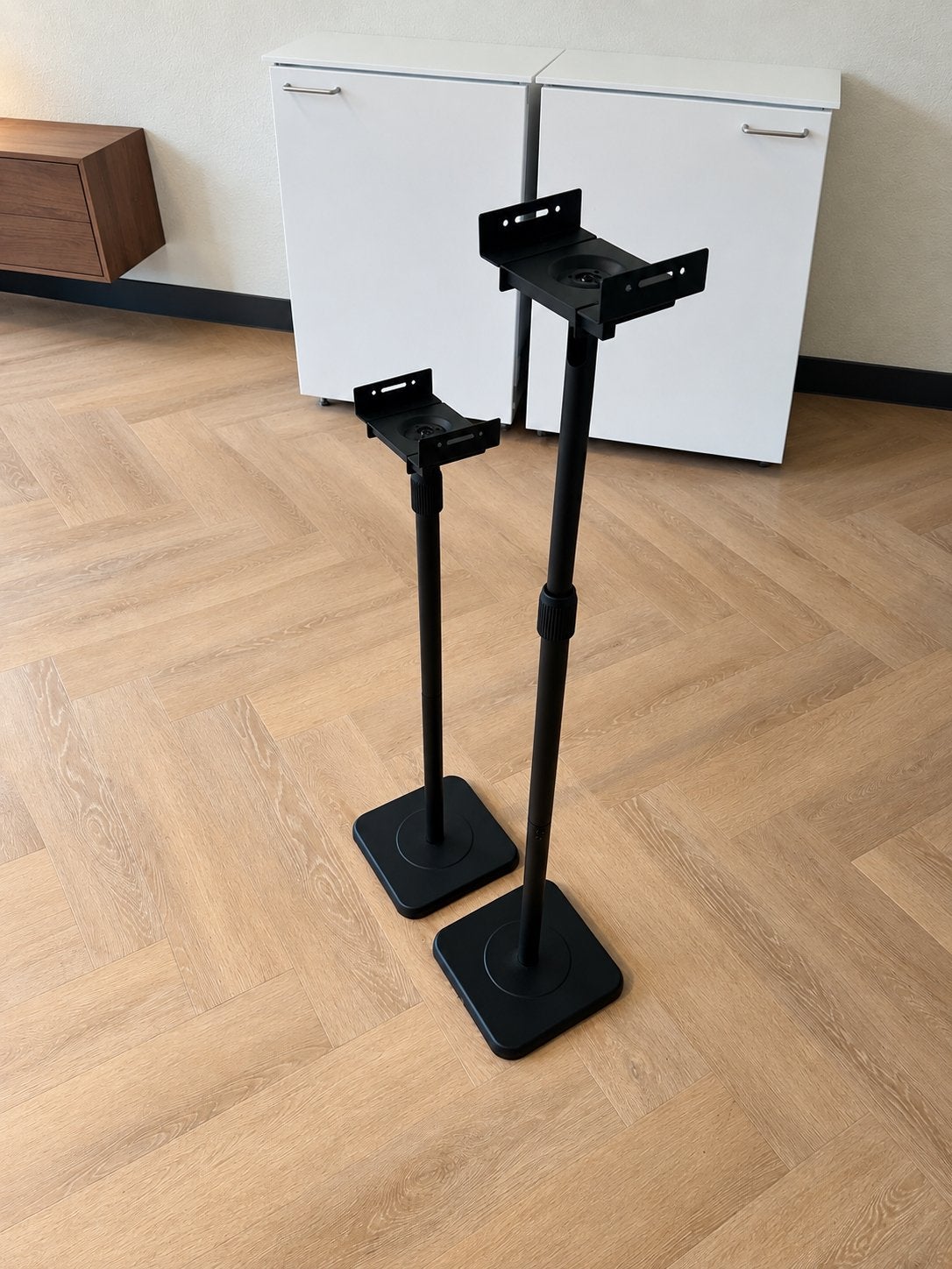Speakerstandaarden - Set van 2, Inclusief standaarden, Overige typen, Zo goed als nieuw, Ophalen