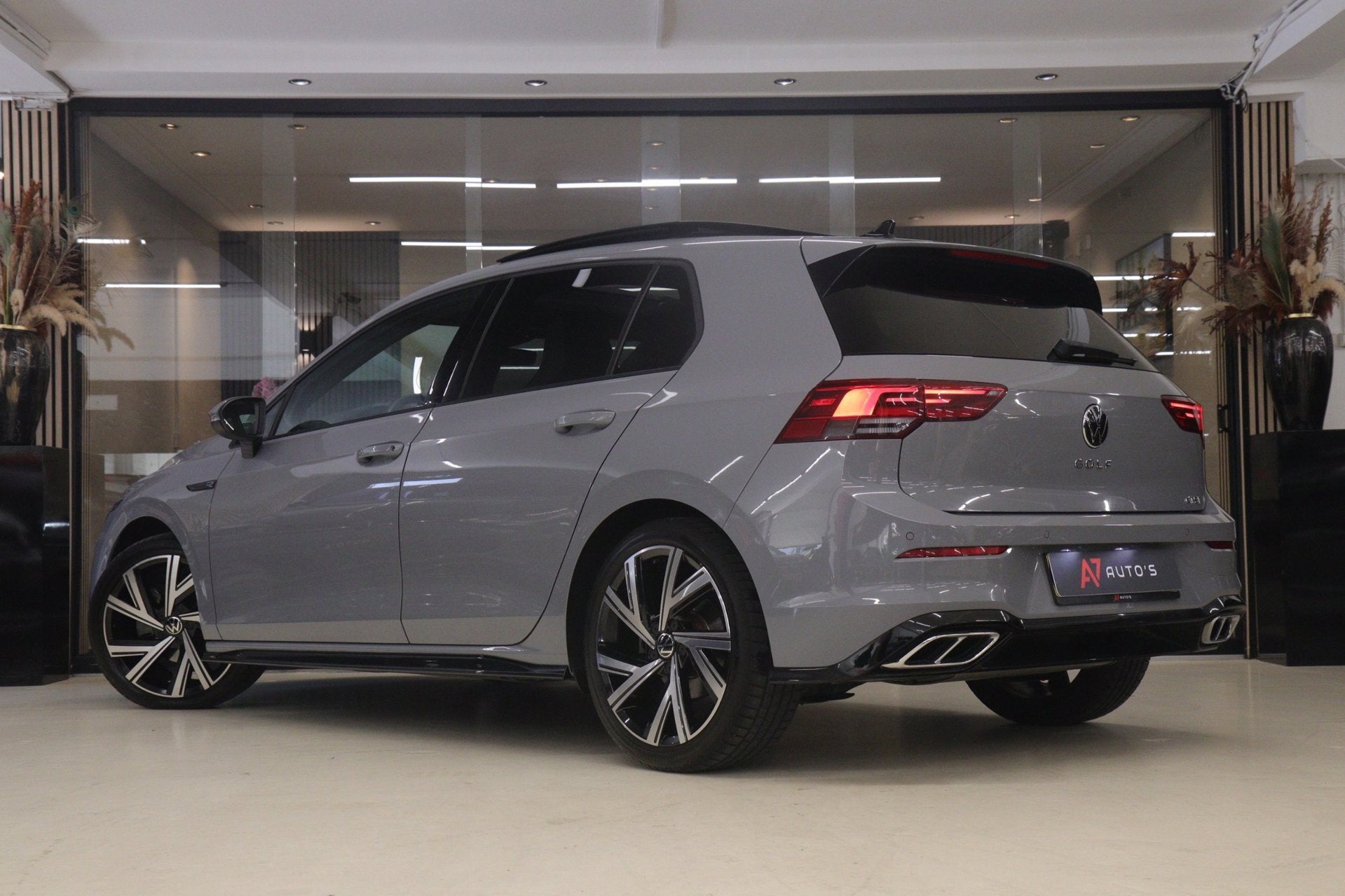 Volkswagen GOLF 1.5 eTSI R-Line Business PANO/CAM/CARPLAY/AC, Auto's, 4 cilinders, 150 pk, Bedrijf, Automatische klimaatregeling