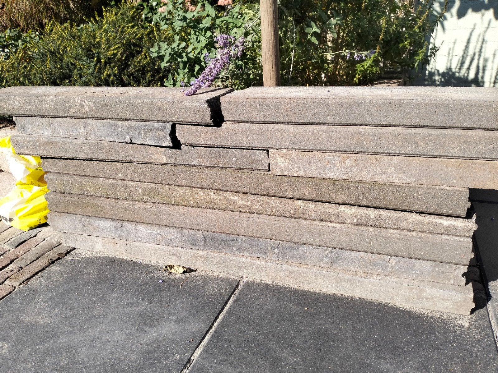 7 hele grijze betonbanden (opsluitbanden), Ophalen, Gebruikt