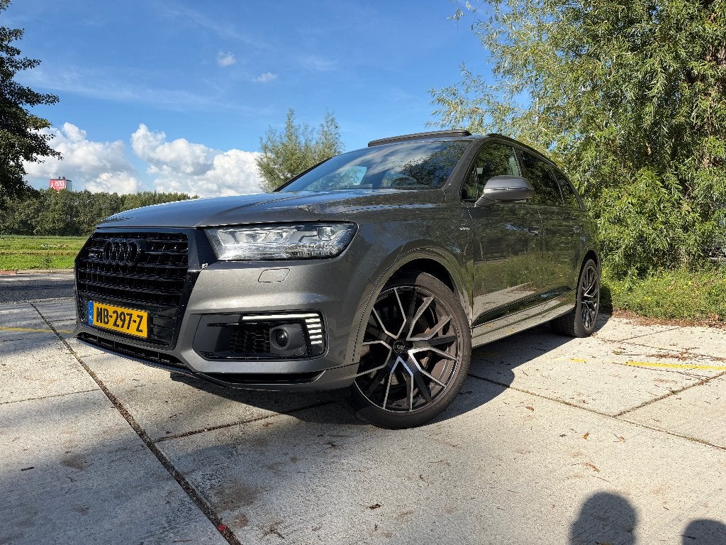 Audi Q7 e-tron 373pk quattro 3 x S-line 22" Pano Luchtvering, Auto's, Automaat, 258 pk, 2420 kg, Particulier
